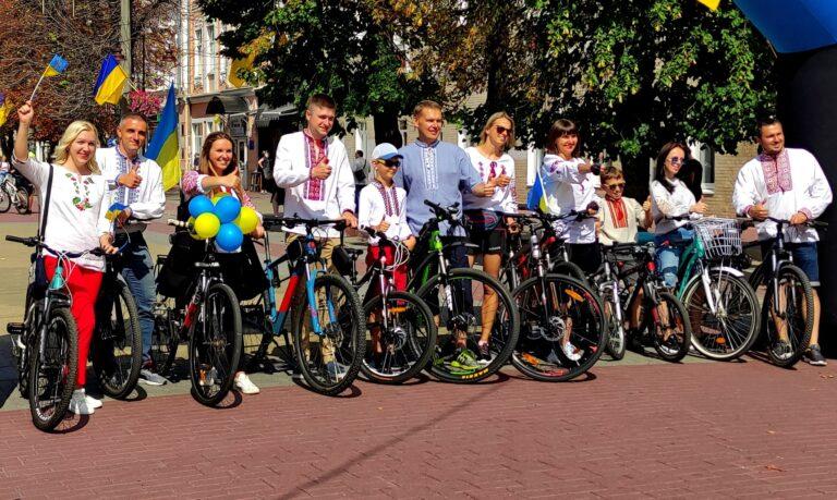 ВЕЛОПАРАД ДО ДНЯ ДЕРЖАВНОГО ПРАПОРА І 30-РІЧЧЯ ВІДНОВЛЕННЯ НЕЗАЛЕЖНОСТІ УКРАЇНИ