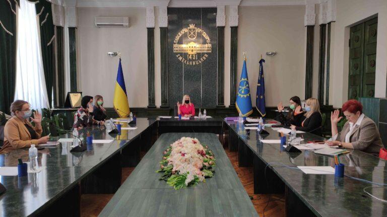 КОНКУРСНА КОМІСІЯ ПРОДОВЖУЄ ДОБІР КАДРІВ ДЛЯ «ЦЕНТРУ ПРОФЕСІЙНОГО РОЗВИТКУ ПЕДАГОГІЧНИХ ПРАЦІВНИКІВ»