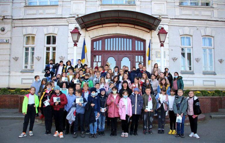 УЧНІ КОПИСТИНСЬКОГО НВК ПОБУВАЛИ НА ЕКСКУРСІЇ У МІСЬКІЙ РАДІ