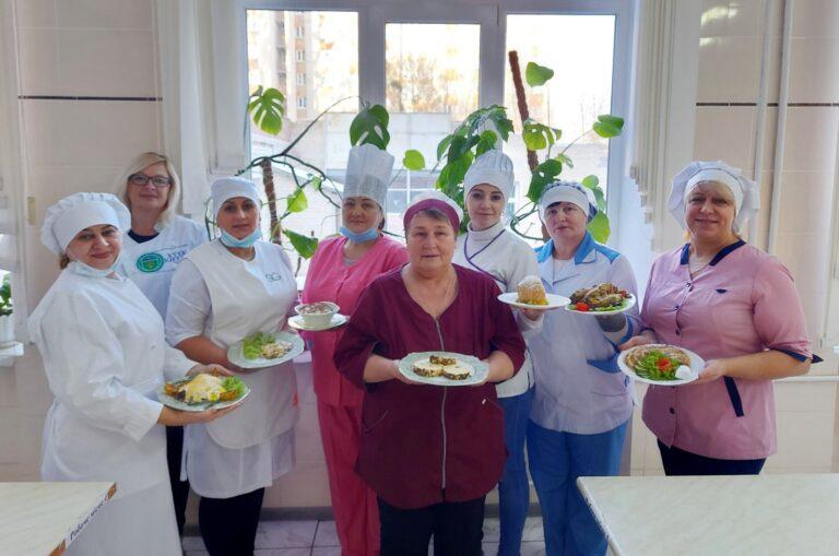 КУХАРІ ОСВІТЯНСЬКИХ ЗАКЛАДІВ ПІДВИЩИЛИ ФАХОВИЙ РІВЕНЬ