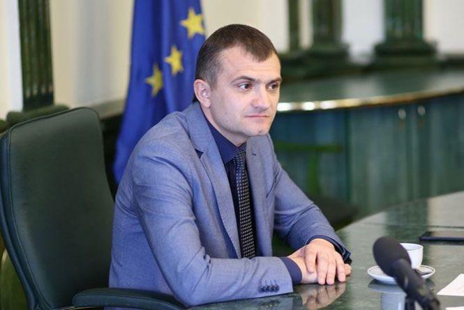 УКРАЇНСЬКИЙ ВОЇН СЬОГОДНІ ЗАХИЩАЄ ПРАВО НА УКРАЇНСЬКУ ОСВІТУ
