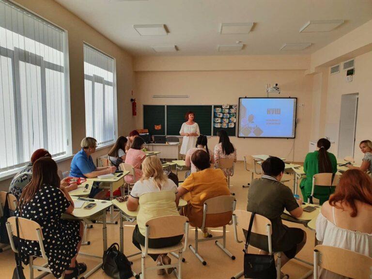 У ЛІТНІЙ ШКОЛІ ПРОФЕСІЙНОГО ЗРОСТАННЯ ПЕДАГОГІВ РОЗПОЧАЛИСЯ ЗАНЯТТЯ
