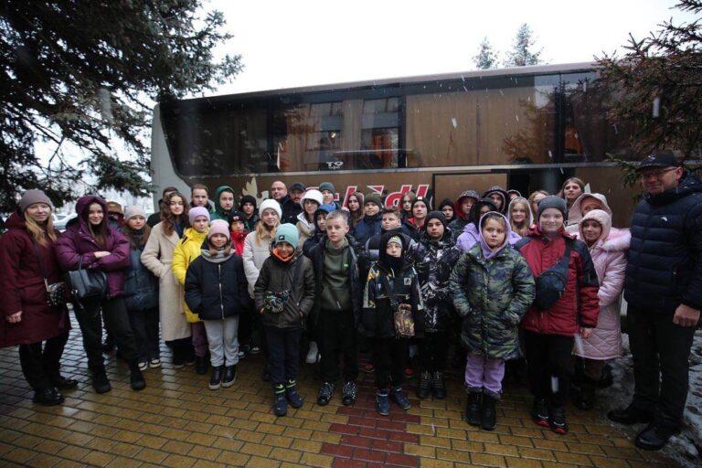 ДІТИ НАШИХ ГЕРОЇВ-ЗАХИСНИКІВ ВИРУШИЛИ В ПОДОРОЖ ФРАНЦІЄЮ