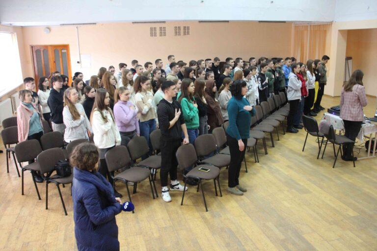 СТАРШОКЛАСНИКАМ ПРО ДЕНЬ СОБОРНОСТІ УКРАЇНИ ТА ГЕРОЇВ КРУТ