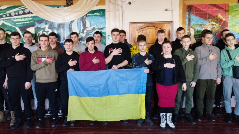 «УКРАЇНА — ЦЕ СУПЕР. УКРАЇНА — ЦЕ ЕКСКЛЮЗИВ…» (про День Єднання в закладах освіти громади)