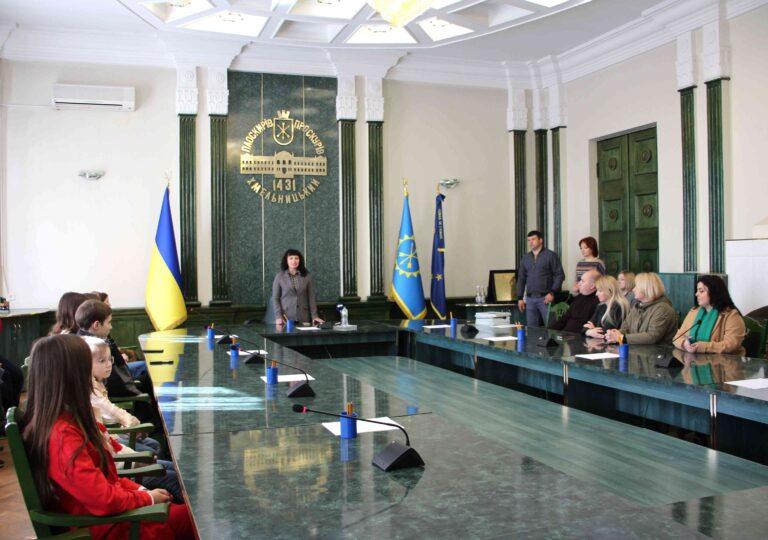 УЧНІ ГРОМАДИ ПОКАЗАЛИ МАЛЮНКАМИ СВОЄ БАЧЕННЯ ОХОРОНИ ПРАЦІ