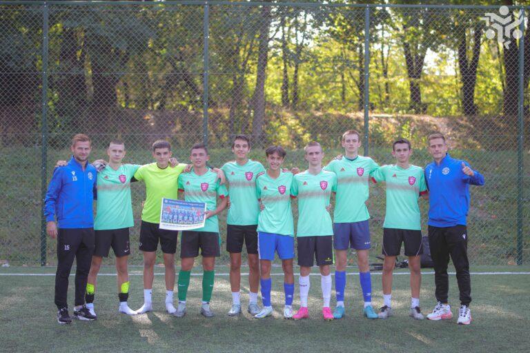 ДО УЧАСНИКІВ ЧЕМПІОНАТУ З ФУТБОЛУ «SCHOOL OF CHAMPIONS» СЕРЕД ЮНАКІВ ЗАВІТАЛИ ФУТБОЛІСТИ «ПОДІЛЛЯ»