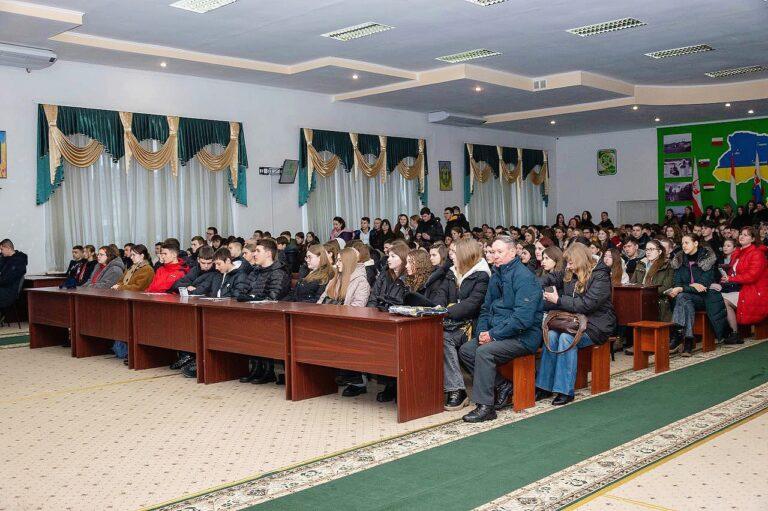 УЧНІ 10-11 КЛАСІВ ПОБУВАЛИ В НАЦІОНАЛЬНІЙ АКАДЕМІЇ ДЕРЖАВНОЇ ПРИКОРДОННОЇ СЛУЖБИ УКРАЇНИ