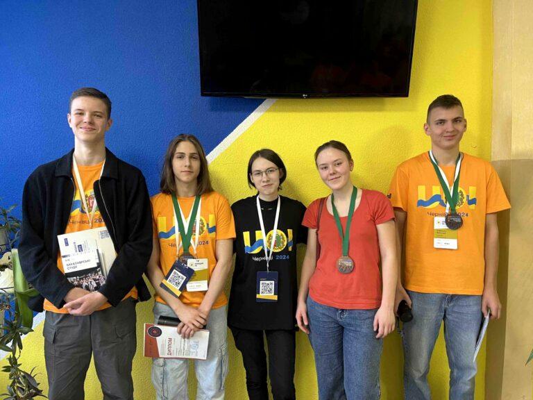 ЧУДОВІ ДОСЯГНЕННЯ ХМЕЛЬНИЦЬКИХ ЛІЦЕЇСТІВ НА ОЛІМПІАДІ З ІНФОРМАТИКИ