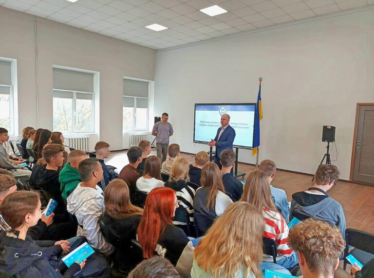 ІНСТИТУТ СПЕЦІАЛЬНОГО ЗВ’ЯЗКУ ТА ЗАХИСТУ ІНФОРМАЦІЇ ШУКАЄ ТАЛАНТИ У ХМЕЛЬНИЦЬКОМУ