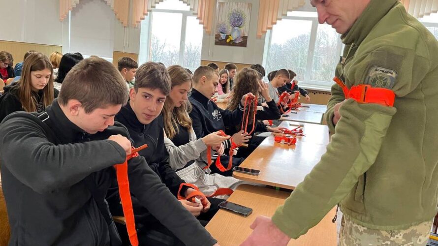 НАЦІЯ ГЕРОЇВ. МІСЯЧНИК ВІЙСЬКОВО-ПАТРІОТИЧНОГО ВИХОВАННЯ У ХМЕЛЬНИЦЬКОМУ