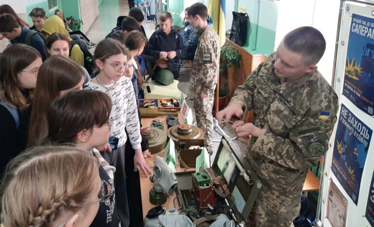 НАЦІЯ ГЕРОЇВ. МІСЯЧНИК ВІЙСЬКОВО-ПАТРІОТИЧНОГО ВИХОВАННЯ У ХМЕЛЬНИЦЬКОМУ