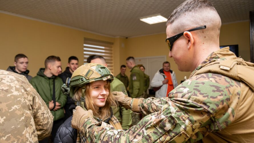 ХМЕЛЬНИЦЬКІ ОДИНАДЦЯТИКЛАСНИКИ ПОБУВАЛИ В НАЦІОНАЛЬНІЙ АКАДЕМІЇ ДЕРЖАВНОЇ ПРИКОРДОННОЇ СЛУЖБИ УКРАЇНИ