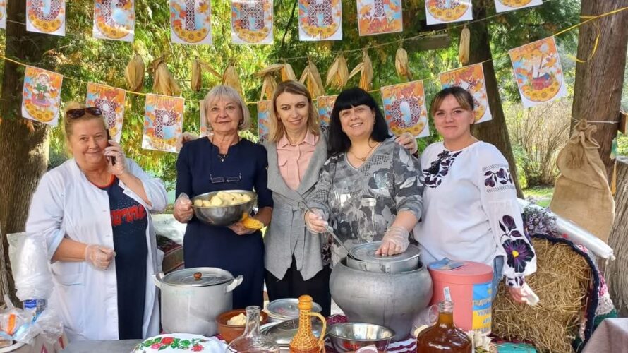 КРОК ЗА КРОКОМ ДО ПЕРЕМОГИ. ЯК ДИТЯЧІ САДОЧКИ ХМЕЛЬНИЦЬКОГО ДОПОМАГАЮТЬ ЗСУ