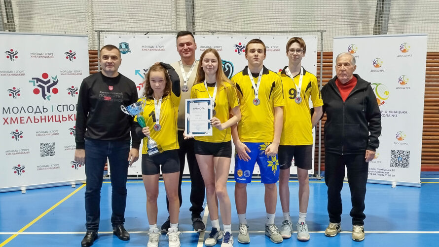 У ХМЕЛЬНИЦЬКОМУ ВИЗНАЧЕНО ПЕРЕМОЖЦІВ ШКІЛЬНОЇ ЛІГИ З НАСТІЛЬНОГО ТЕНІСУ