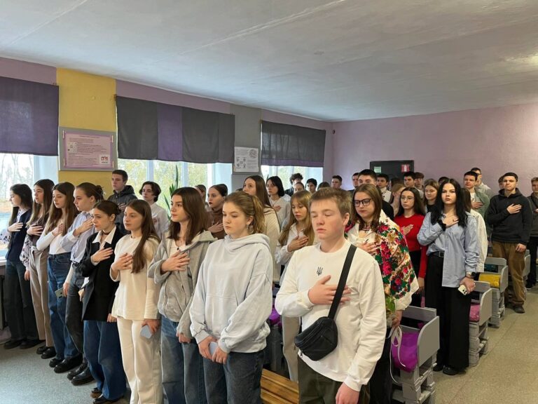 НЕРОЗРИВНИЙ ЛАНЦЮГ ПОКОЛІНЬ. ВІД ГЕРОЇВ КРУТ ДО СУЧАСНИХ ЗАХИСНИКІВ УКРАЇНИ