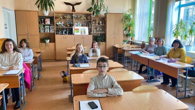 ЮНІ НАУКОВЦІ ХМЕЛЬНИЦЬКОЇ ГРОМАДИ ЗРОБИЛИ ПЕРШІ КРОКИ У НАУКУ
