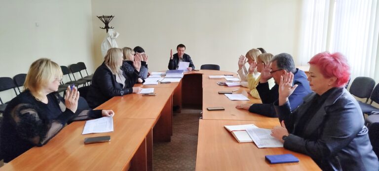 ЯК У ХМЕЛЬНИЦЬКОМУ ЗАОХОЧУЮТЬ НАЙКРАЩИХ ОСВІТЯН