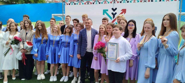 «Я НІКОЛИ НЕ БАЖАЮ ВИПУСКНИКАМ ЛЕГКОГО, СПОКІЙНОГО ЖИТТЯ…»