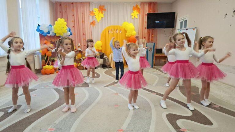 ХМЕЛЬНИЦЬКИЙ ДІЛИТЬСЯ ДОСВІДОМ. МІЖРЕГІОНАЛЬНА ЗУСТРІЧ ЩОДО ОРГАНІЗАЦІЇ ДОДАТКОВИХ ОСВІТНІХ ПОСЛУГ В ДИТСАДКАХ