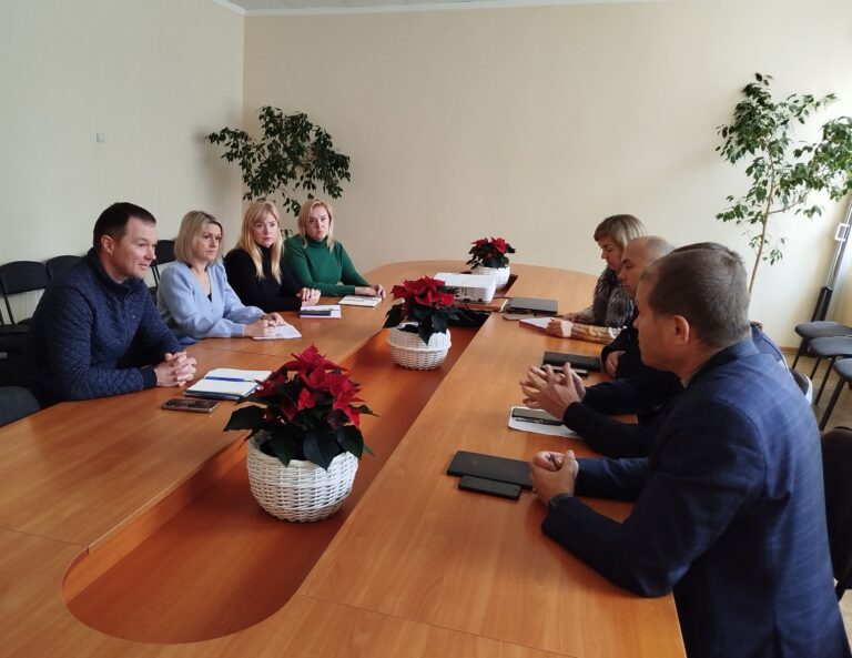 ОСВІТЯНИ ТА ПРАВООХОРОНЦІ ОБ’ЄДНУЮТЬ ЗУСИЛЛЯ ЗАДЛЯ БЕЗПЕКИ ДІТЕЙ