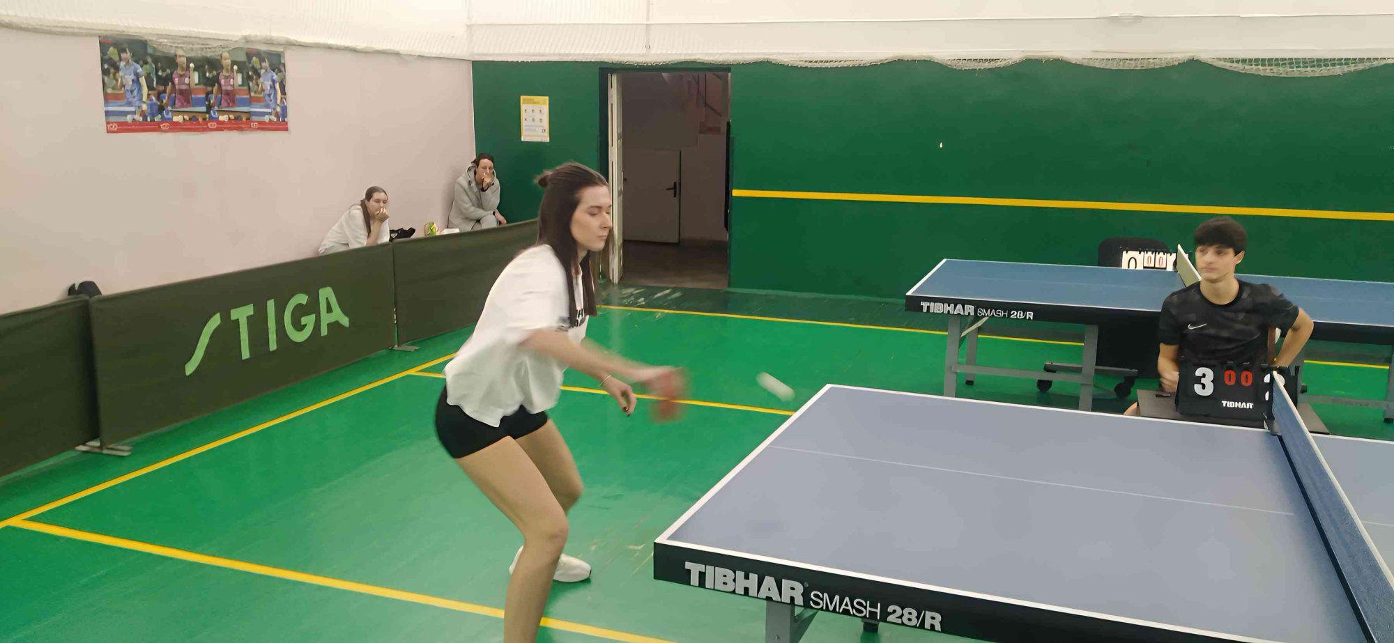 У ХМЕЛЬНИЦЬКОМУ ЗАВЕРШИЛИСЬ ЗМАГАННЯ ШКІЛЬНОЇ ЛІГИ З НАСТІЛЬНОГО ТЕНІСУ