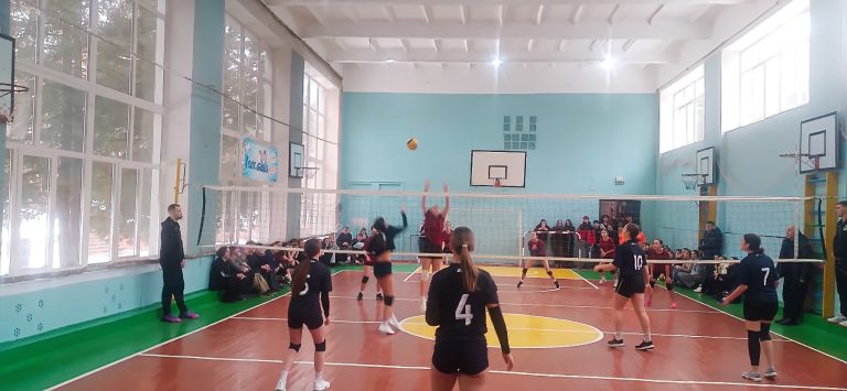 У ГРОМАДІ СТАРТУВАЛИ ЗМАГАННЯ З ВОЛЕЙБОЛУ В ЗАЛІК ШКІЛЬНОЇ ЛІГИ СЕРЕД ДІВЧАТ