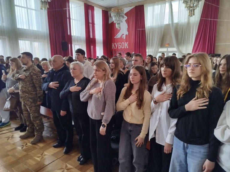 «ВІДЛУННЯ СТАЛІ». У ХМЕЛЬНИЦЬКОМУ ВШАНУВАЛИ ПАМ’ЯТЬ ГЕРОЯ УКРАЇНИ ВАДИМА ЗЕЛЕНЮКА ТА ПРИВІТАЛИ НАЦГВАРДІЙЦІВ