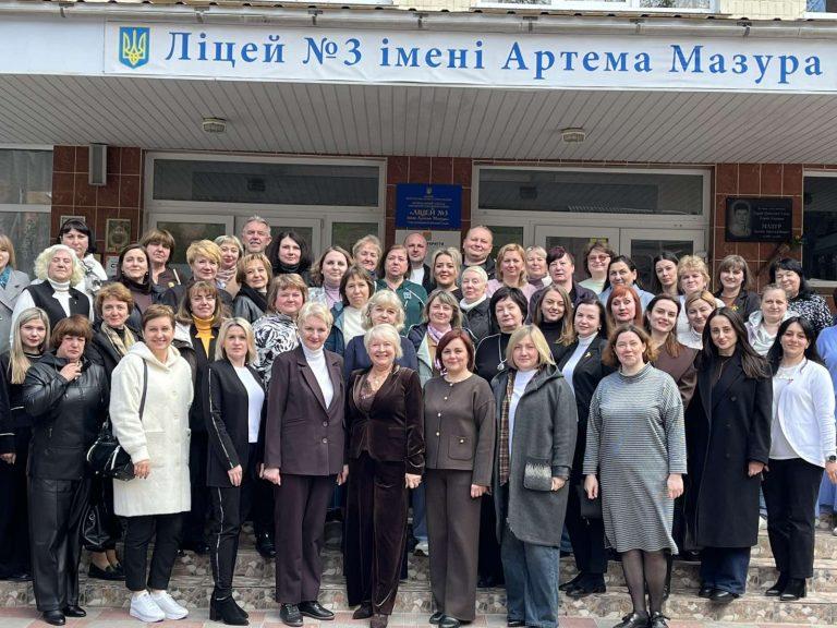 ВЕКТОР ЯКОСТИ. У ХМЕЛЬНИЦЬКОМУ ПРОЙШОВ УПРАВЛІНСЬКИЙ ІНТЕНСИВ ДЛЯ ОСВІТЯН