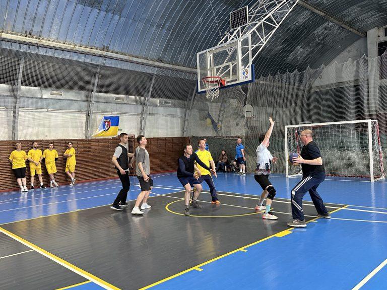 У ХМЕЛЬНИЦЬКОМУ СТАРТУВАЛИ ЗМАГАННЯ ШКІЛЬНОЇ ЛІГИ З БАСКЕТБОЛУ 3Х3