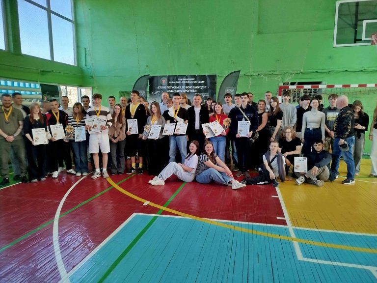 У ХМЕЛЬНИЦЬКОМУ ВІДБУВСЯ ПЕРШИЙ ЧЕМПІОНАТ ІЗ КЕРУВАННЯ ДРОНАМИ СЕРЕД ШКОЛЯРІВ ТА УЧНІВ ПРОФТЕХОСВІТИ