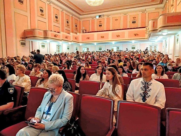 У ХМЕЛЬНИЦЬКОМУ ВІДБУВСЯ МАСШТАБНИЙ БАТЬКІВСЬКИЙ ФОРУМ ЗАРАДИ МАЙБУТНЬОГО ДІТЕЙ