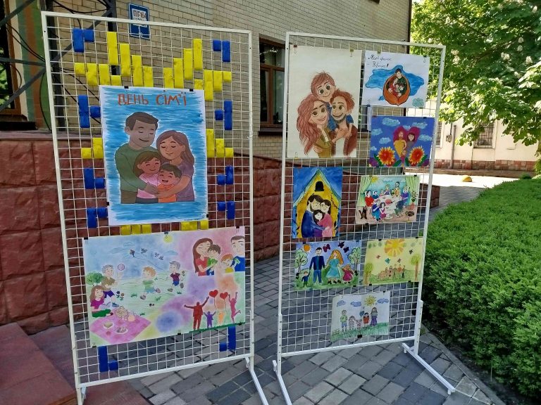 РОДИНА ОЧИМА ДІТЕЙ. У ГРОМАДІ ПІДБИЛИ ПІДСУМКИ КОНКУРСУ «МОЯ СІМ’Я»