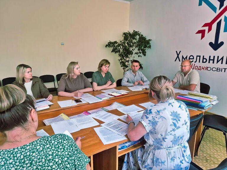 КРАЩІ ПЕДАГОГИ ГРОМАДИ ОТРИМАЮТЬ ПЕРСОНАЛЬНІ ПРЕМІЇ МІСЬКОЇ РАДИ